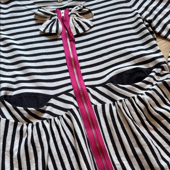 Anthropologie Top with Pink Zipper - Picture 4 of 10